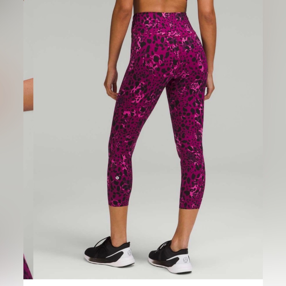 Lululemon NWT Base Pace High-Rise Crop 23"
Cheetah Camo Magenta